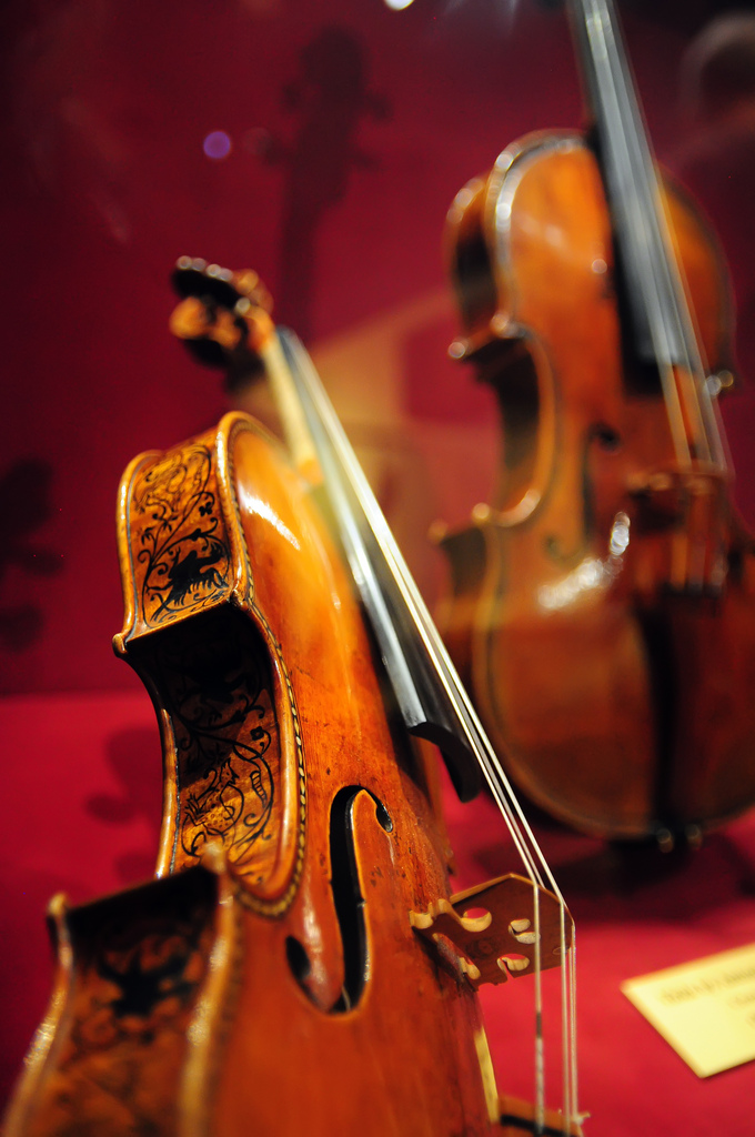 violin-Stradivari-Design-01