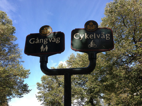bike-on-the-road-sweden-03